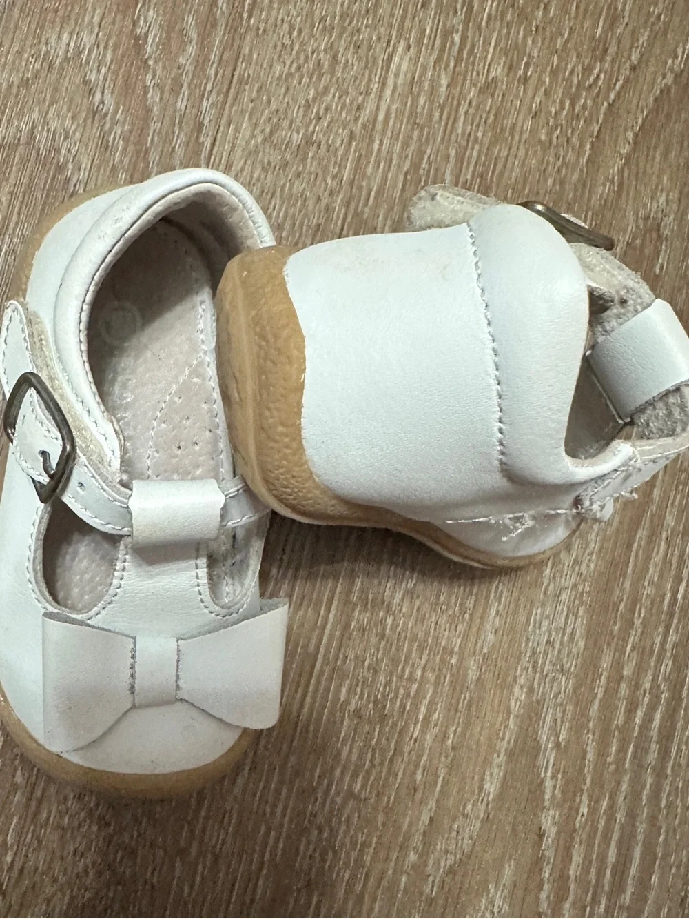 Girls' L'Amour Emma Bow T-Strap Mary Jane Shoe VGC Size 4 White Baby Toddler